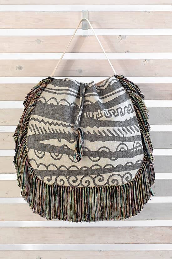 STRANDTASCHE KIMA SCHWARZ col.Entspannen Sie sich mit schwarzen Fransen