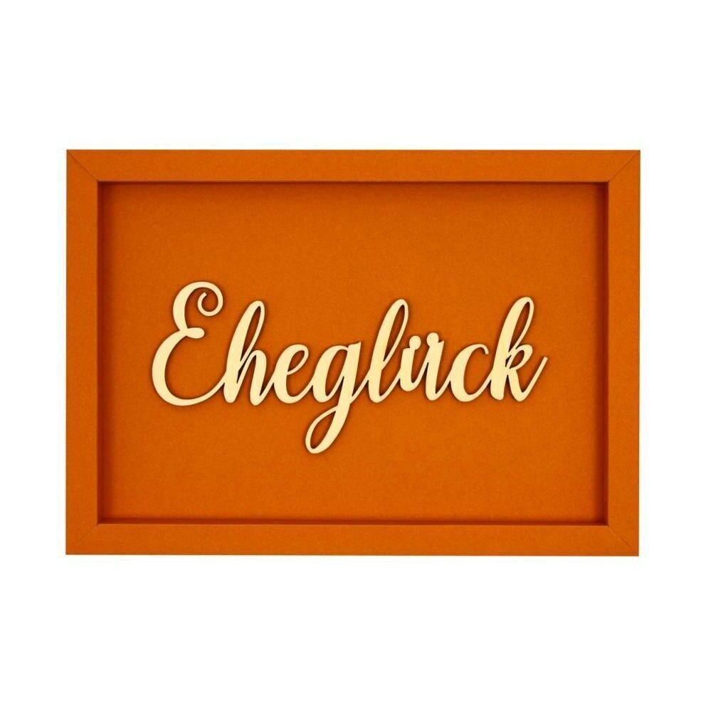 Felicità coniugale - cartolina fotografica con scritta in legno matrimonio