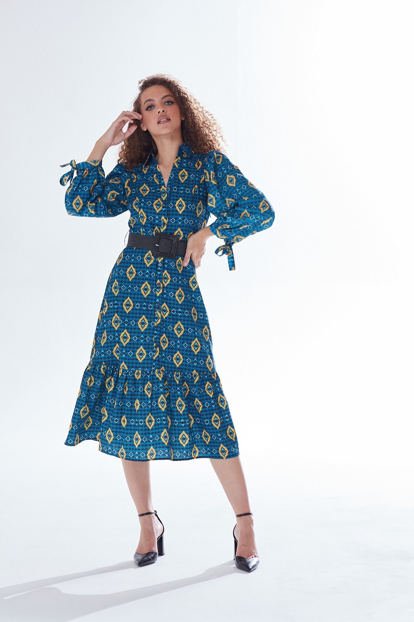 AW21/22-Robe midi à imprimé africain Liquorish avec jupe à volants en bleu, jaune et marine-Taille 8
