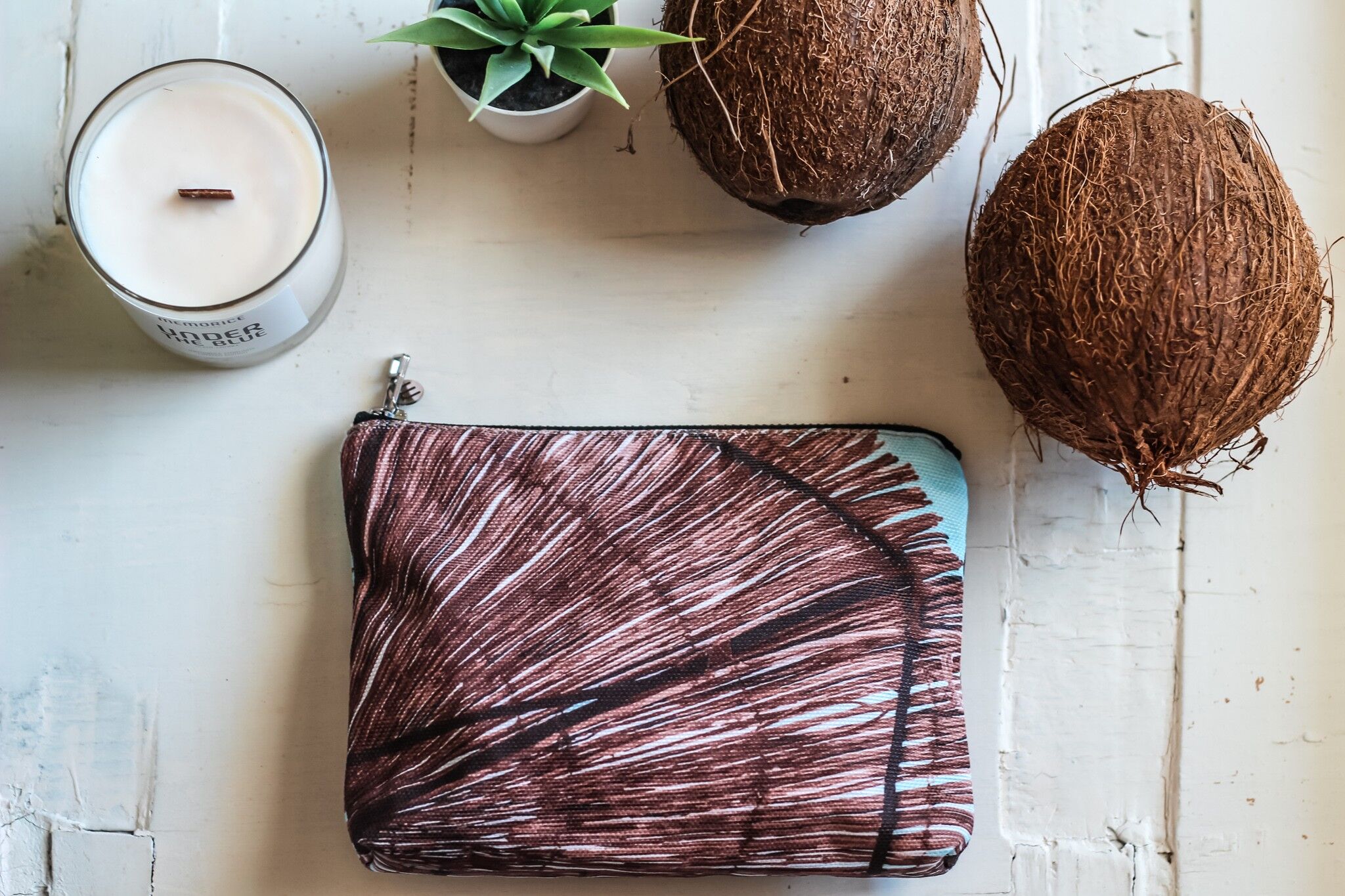 SOTTO LA POCHETTE BLU