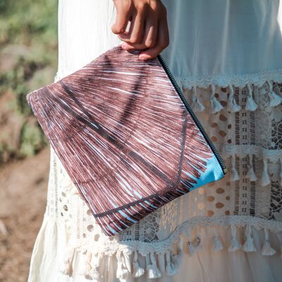 UNDER THE BLUE MIDI CLUTCH