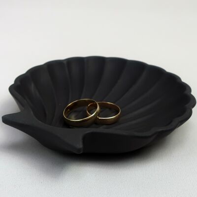 Shell jewelry holder black