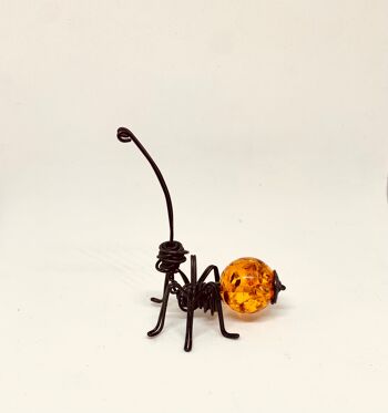 Fourmi à l'acrylique ambré 3