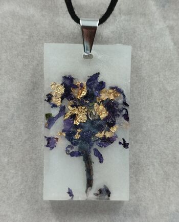 Collier rectangle avec fleurs séchées