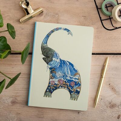 Perfekt gebundenes Notizbuch - Elefant, der Wasser spritzt