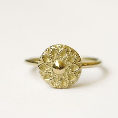 anillo con nudo de estrella en oro amarillo de 14 quilates