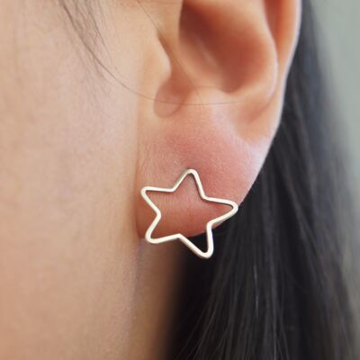 boucles d’oreilles étoiles argentées stud, boucles d’oreilles quotidiennes, boucles d’oreilles stud étoile, argent poli ou satin fini, cadeau pour elle, bijoux minimalistes modernes