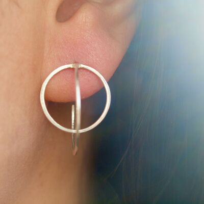 Silver Hoops Stud earrings, 3D perpendicular circle hoops, polished shine, trendy everyday look