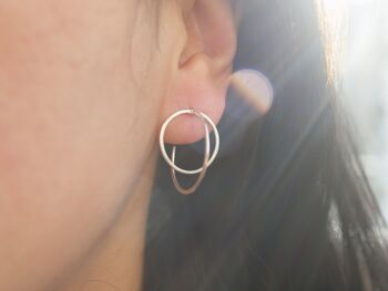 Boucles d’oreilles Silver Hoops Stud, cerceaux en cercle perpendiculaire 3D, brillance poli, look quotidien tendance 2