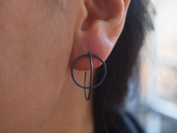 Boucles d’oreilles Silver Hoops Stud, cerceaux en cercle perpendiculaire 3D, noir oxydé, look quotidien tendance 1