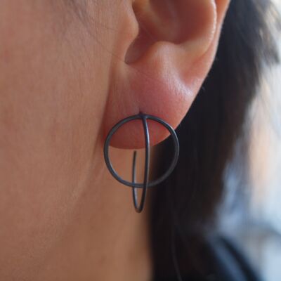 Silver Hoops Stud earrings, 3D perpendicular circle hoops, oxidized black, trendy everyday look