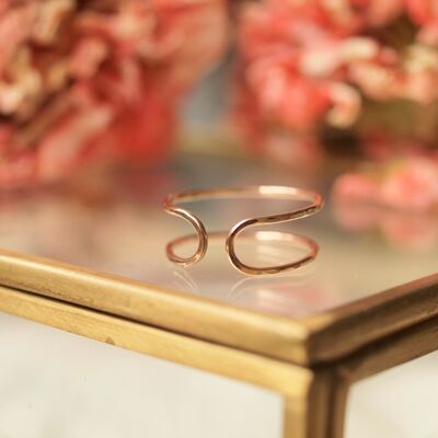 Anello impilabile Doppio anello Anello reversibile con dettagli curvi riempiti d'oro 14K