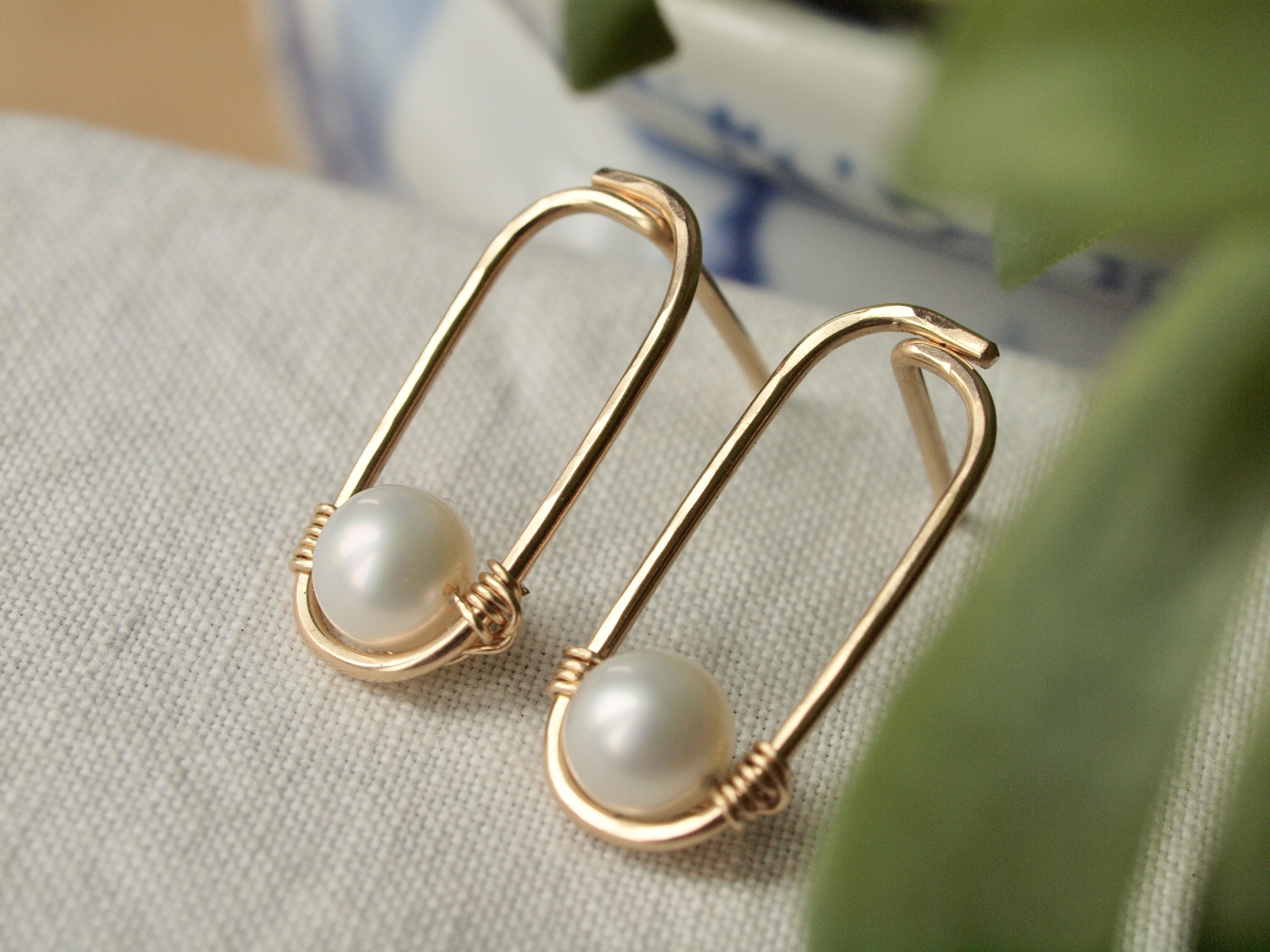 Orecchini Gold Paperclip Stud con perla bianca, orecchini di perle, oro rosa, oro giallo riempito o argento sterling