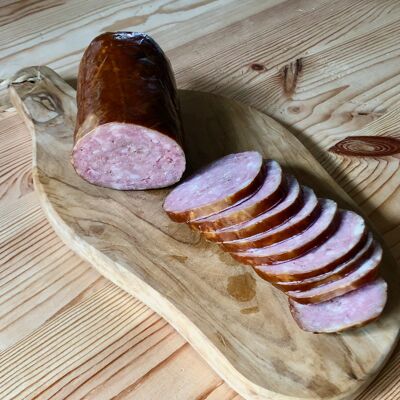 Knoblauchwurst mit Buchenholz