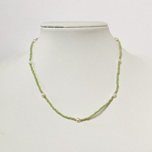 Freshwater Pearls And Bead Necklace - Choker - green