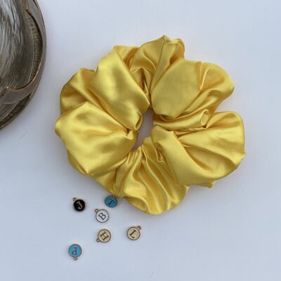 Scrunchies de pelo amarillo satinado - medio