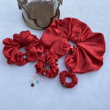 Chouchous pour cheveux en satin rouge - moyen 2