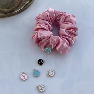 Scrunchies de pelo rosa satinado - soporte