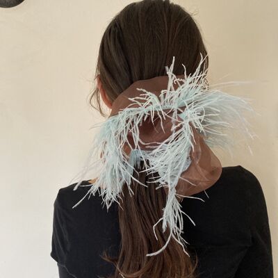 Cinta para el pelo elegante con adornos de plumas - marrón