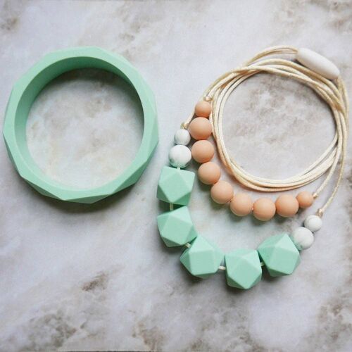 Mint silicone teething/fiddle necklace for new mamas