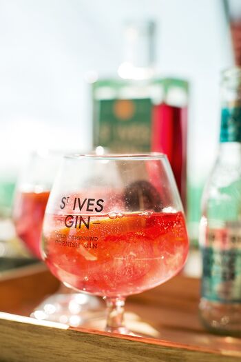 St Ives Gin Super Berry , 700ml 2