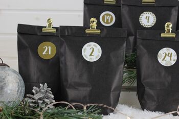 Calendrier de l'Avent extravagant à remplir - avec 24 sacs-cadeaux noirs et 24 autocollants et clips numériques - motif Élégance - pour l'artisanat et à offrir - Noël et l'Avent 3