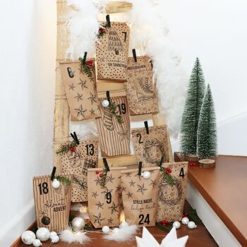 Calendrier de l'Avent extravagant à remplir - avec 24 sacs cadeaux marron et 24 autocollants et clips numérotés - motif Noël - pour l'artisanat et les cadeaux - Noël et l'Avent 3
