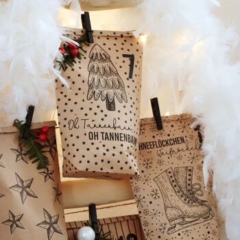 Calendrier de l'Avent extravagant à remplir - avec 24 sacs cadeaux marron et 24 autocollants et clips numérotés - motif Noël - pour l'artisanat et les cadeaux - Noël et l'Avent 4