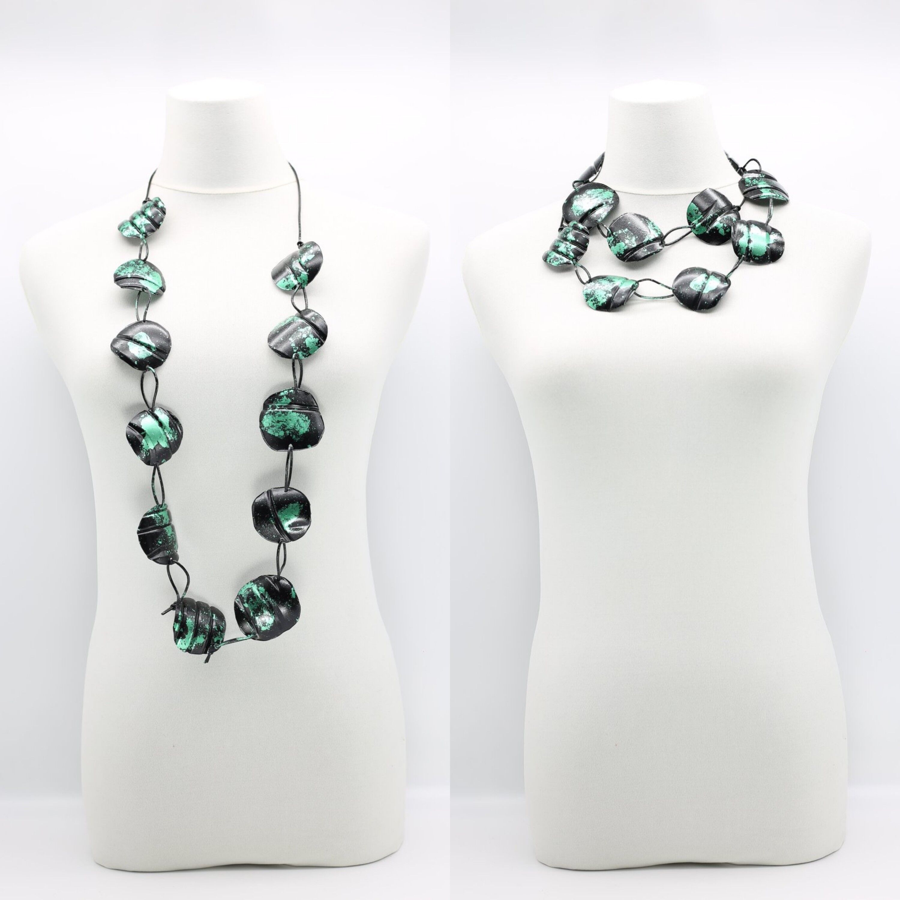 Aqua Plain Halskette - Groß - Handvergoldet - Schwarz/Pfauenblau