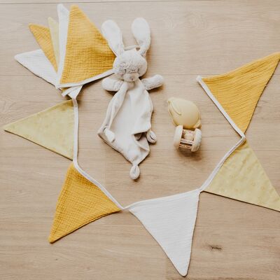 Montessori garland of pennants "A small grain of gold"