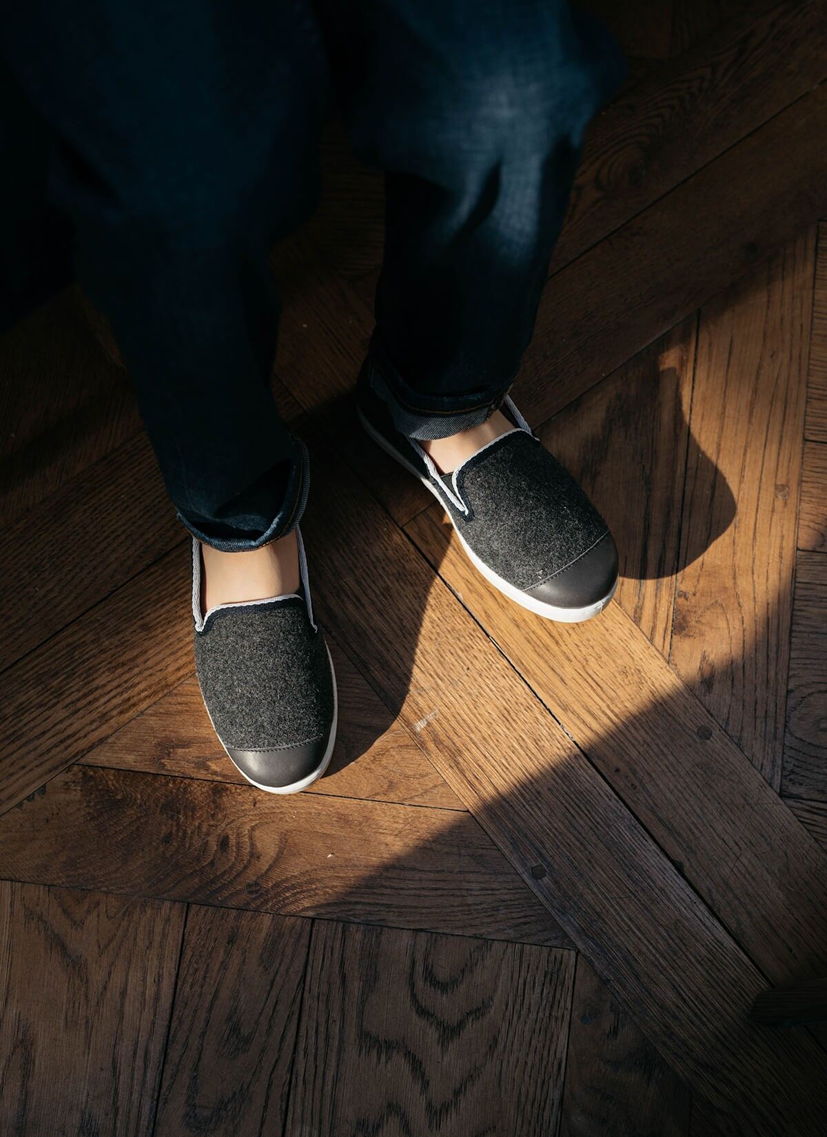 Grauer AW-Slipper für Kinder