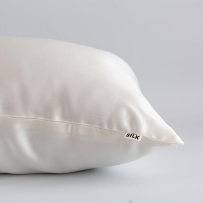 Pearl white pillowcase | hidden zipper