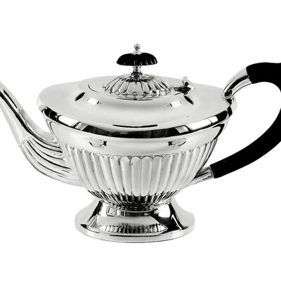 Queen Anne teapot, silver-plated, length 28 cm, width 14 cm, height 16 cm, capacity 0.9 liters