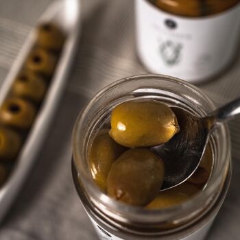 Olives vertes sans noyau en saumure 3