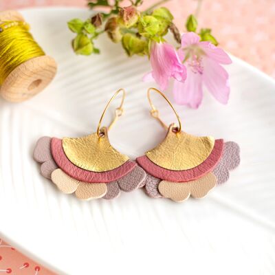 Beige, pink-gray, pink and gold Eventail & Pétales hoop earrings