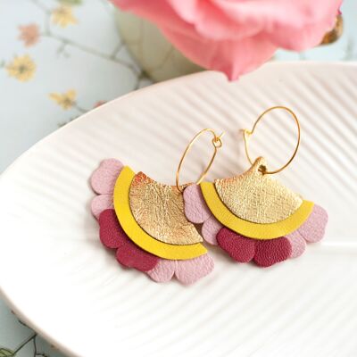 Red, light pink, yellow and gold Eventail & Pétales hoop earrings