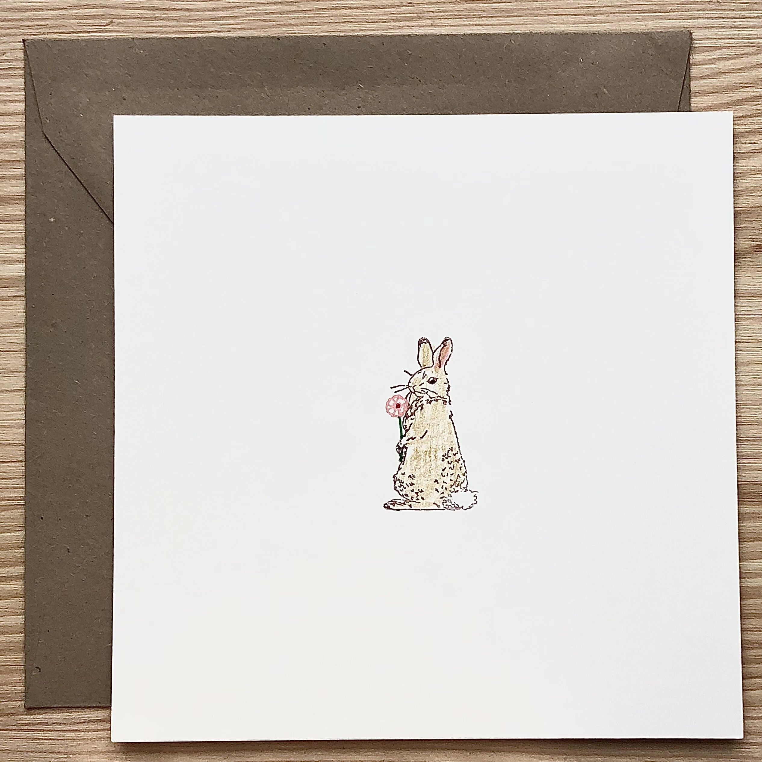 Coniglietto di carta con fiore