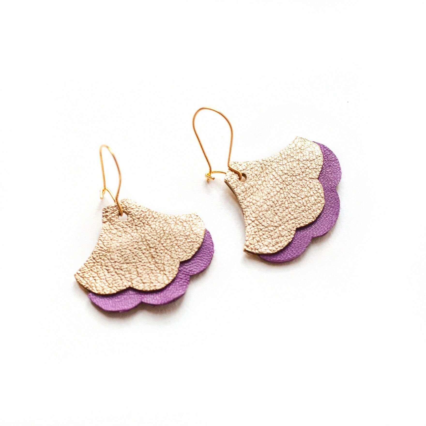 Boucles d'oreilles Ginkgo Art Déco - cuir doré et violet