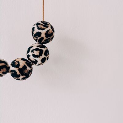 Halskette mit wildem Leoparden
