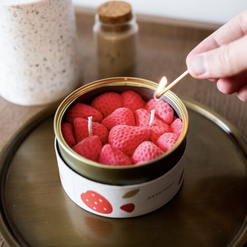 Strawberry scented candle - 270g. | Sealed in a can | Two wicks | 100% Vegetable wax | Handmade | Large novelty candle