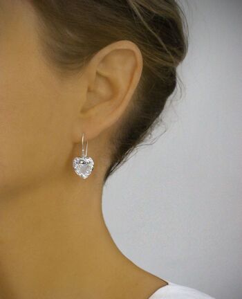 Boucles d'oreilles coeur en argent avec cristaux de diamants noirs 3