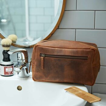 Trousse de toilette en cuir de buffle 7