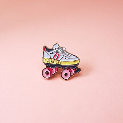 Rollerblading enamelled pin "It's rolling"