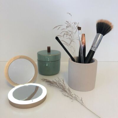 Make-up brush holder