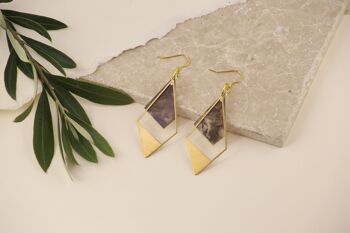 Boucles d'oreilles tendance - Triangle acrylique or vermeil | Marbre Emperador 1