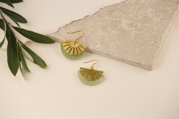 Boucles d'oreilles Fan Drop en or vermeil acrylique Art déco en laiton naturel pierre de jade 3