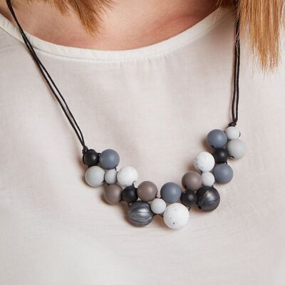 Monochromes Schwarz, Granit-Silikon-Halskette | Geometrische Halskette | Statement-Halskette | Halskette für die Frau | Silikonperlen | Geschenk für sie