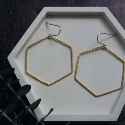 Medium Brass - Wire Hexagon