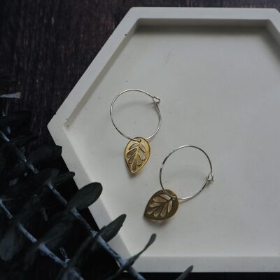 Boucles d'oreilles moyennes en laiton - Feuille