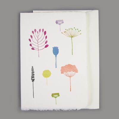 Tarjeta de papel hecha a mano con motivos vegetales en colores delicados, versátil